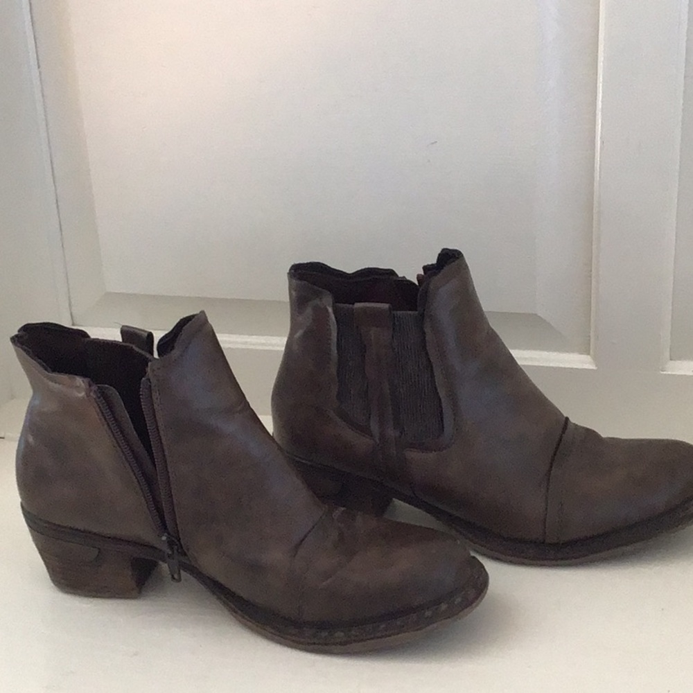 Reikers leather short boot size 38